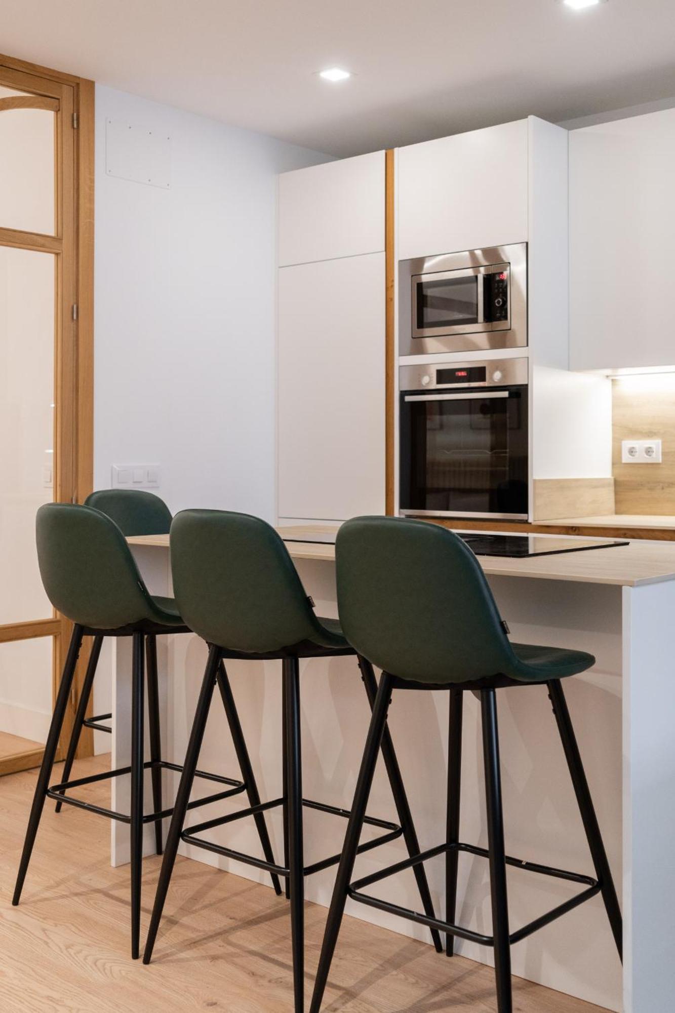 Apartamento Reformado Para 6 Personas En Plena Gran Via Alquiler Temporal Madrid Ngoại thất bức ảnh