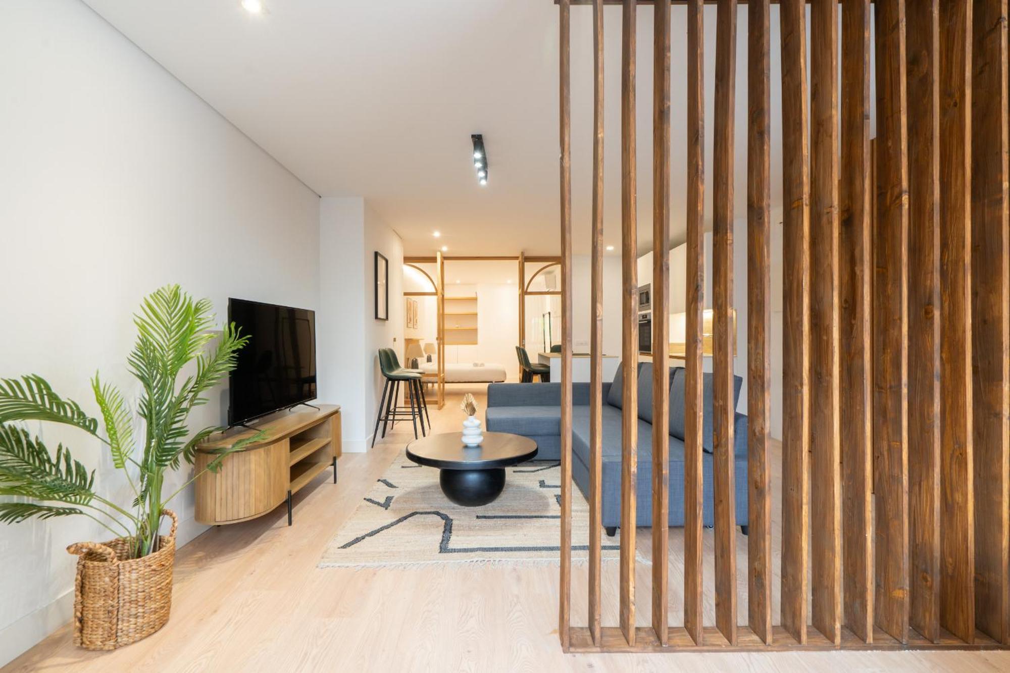 Apartamento Reformado Para 6 Personas En Plena Gran Via Alquiler Temporal Madrid Ngoại thất bức ảnh